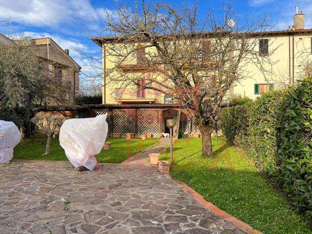 Appartamento in vendita di 240 m² in Via Gramsci