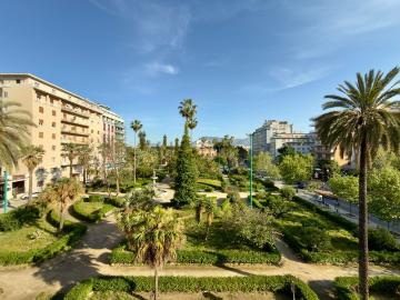 Appartamento in vendita di 240 m² in Via della Libertà, 95