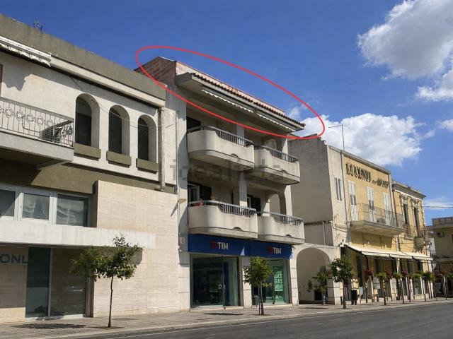 Appartamento in vendita di 240 m² in Via Duca degli Abruzzi, 61