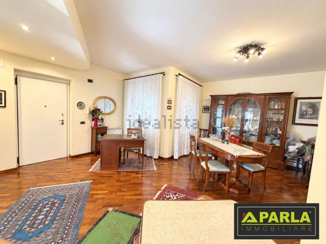 Appartamento in vendita di 240 m² in Via Enrico Toti