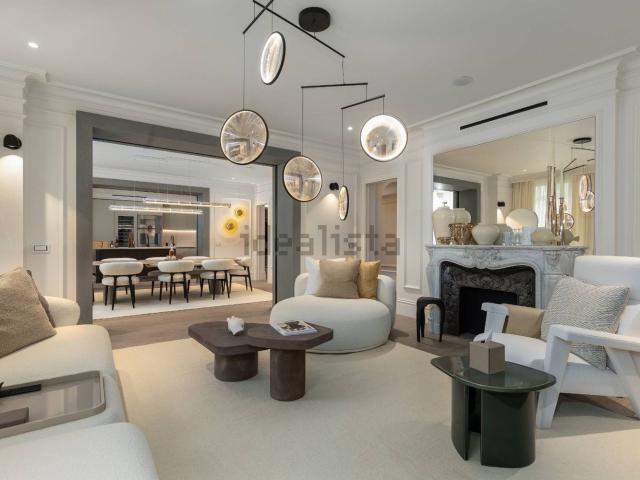 Appartamento in vendita di 240 m² in Via Montebello, 6