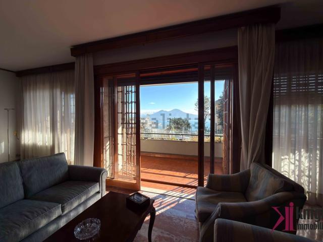 Appartamento in vendita di 240 m² in Via Stazio, 13
