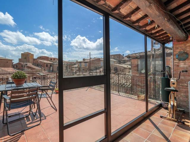 Appartamento in vendita di 240 m² in Via Pietro Vannucci, 35