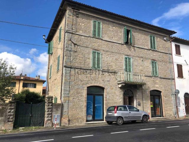 Appartamento in vendita di 240 m² in Via Umbra