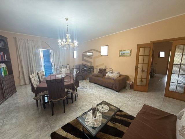 Appartamento in vendita di 240 m² in Via Vincenzo Gioberti