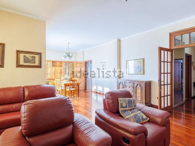 Appartamento in vendita di 240 m² in Via Zappati, 9