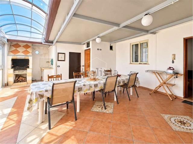 Appartamento in vendita di 240 m² in Viale Val di Mazara