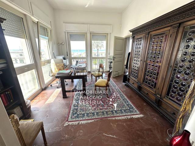 Appartamento in vendita di 240 m² in Viale Giosuè Carducci, 30