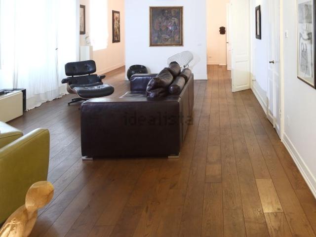 Appartamento in vendita di 240 m² in Viale Guido Mazzoni