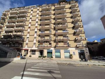 Appartamento in vendita di 240 m² in Viale Lazio, 13
