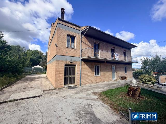 Appartamento in vendita di 240 m² in Contrada San Vito, 23