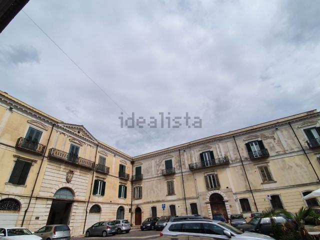 Appartamento in vendita di 240 m² in Piazza Trento e Trieste, 5