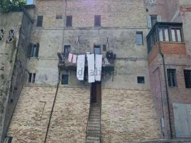 Appartamento in vendita di 240 m² in Piazza Vittorio Emanuele II, 13