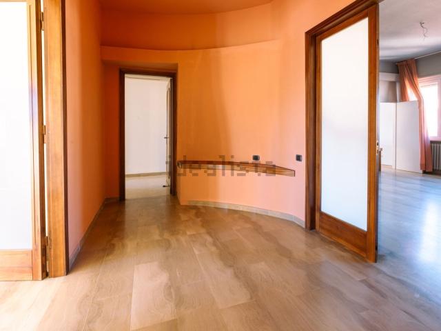 Appartamento in vendita di 240 m² in Piazzale Giosuè Carducci