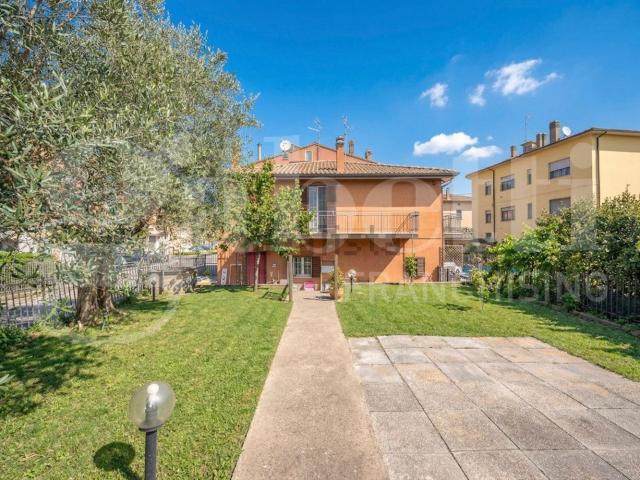 Appartamento in vendita di 241 m² in Strada Tuderte, 106