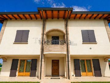 Appartamento in vendita di 243 m² in Via Leonardo da Vinci