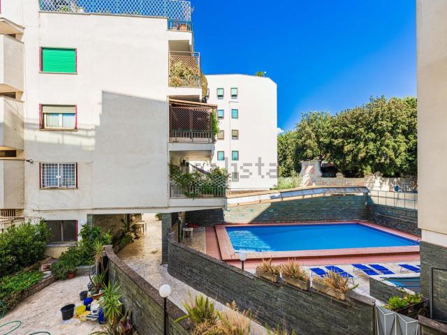 Appartamento in vendita di 244 m² in Via Appennini, 47