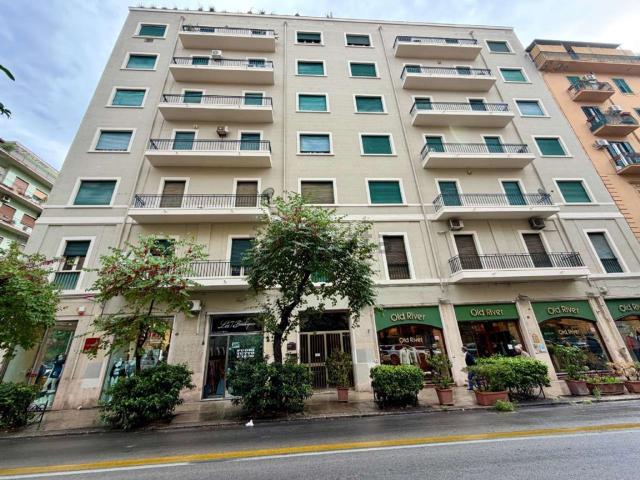 Appartamento in vendita di 244 m² in Via Giuseppe Sciuti
