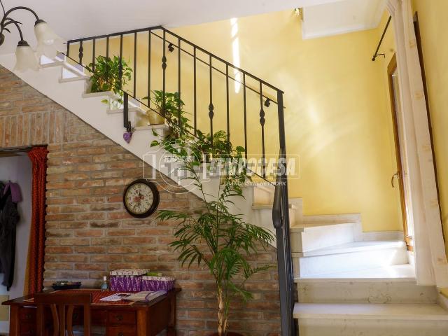 Appartamento in vendita di 244 m² in Via Sinibalda, 6