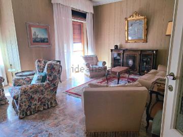 Appartamento in vendita di 244 m² in Corso Trento e Trieste, 43