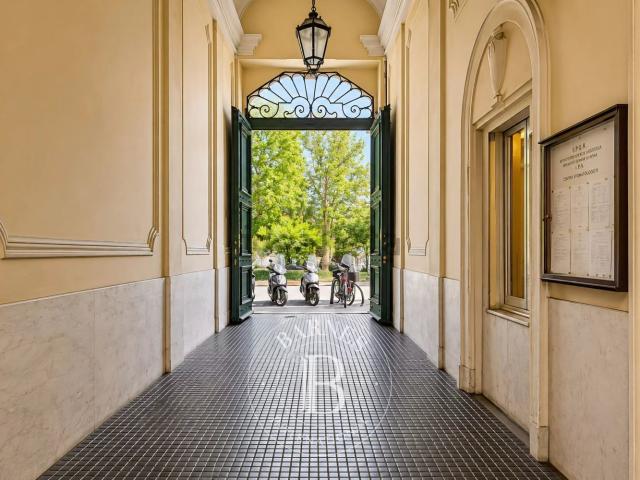 Appartamento in vendita di 244 m² in Piazza dell&apos Emporio