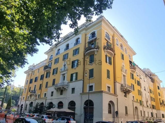 Appartamento in vendita di 244 m² in Piazza dell&apos Emporio