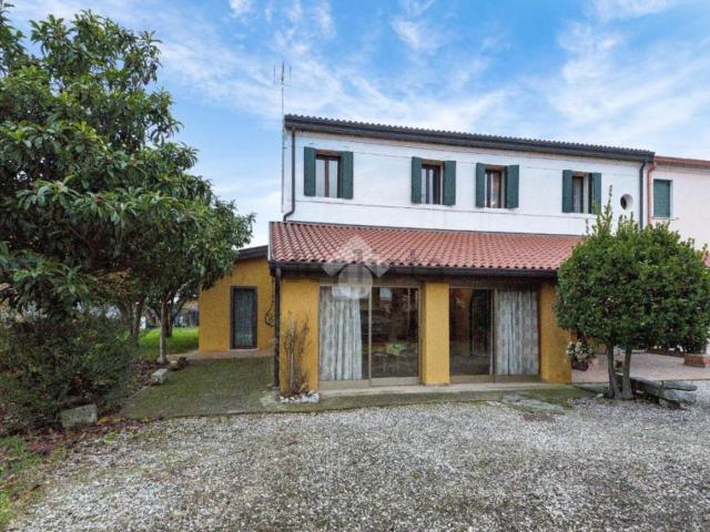 Appartamento in vendita di 245 m² in Via Carrezzioi, 1