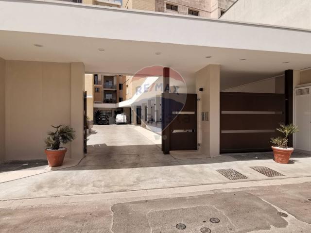 Appartamento in vendita di 245 m² in Via Giovanni Pascoli, 9