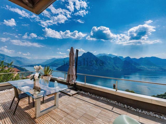Appartamento in vendita di 245 m² in Via Marzio Tremaglia