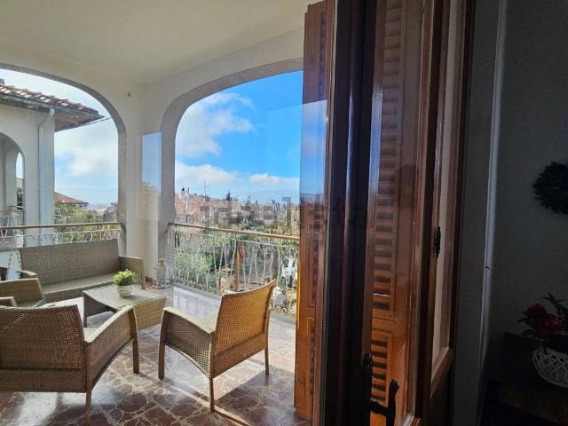 Appartamento in vendita di 245 m² in Via Pio la Torre, 77