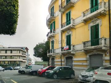 Appartamento in vendita di 245 m² in Largo Giuseppe Bozzi, 9