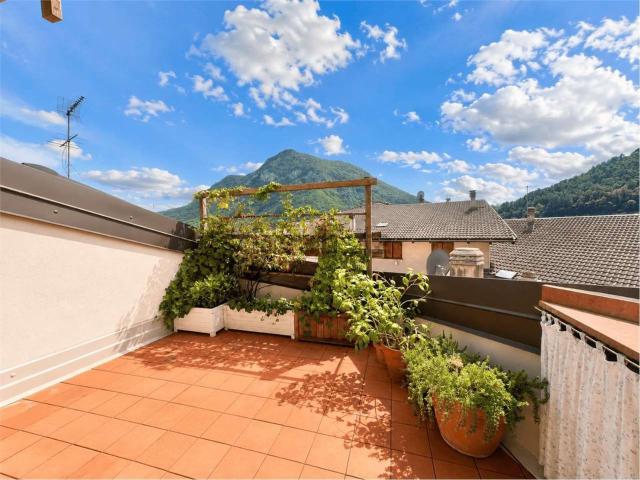 Appartamento in vendita di 246 m² in Via Garibaldi, 14