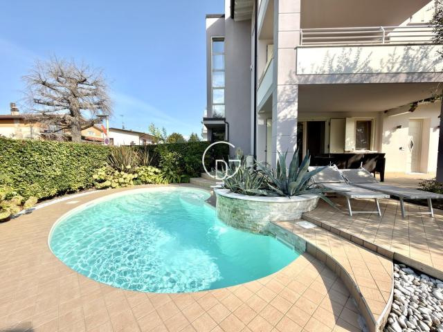 Appartamento in vendita di 246 m² in Via San Zeno