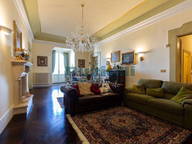 Appartamento in vendita di 246 m² in Piazza del Popolo, 17