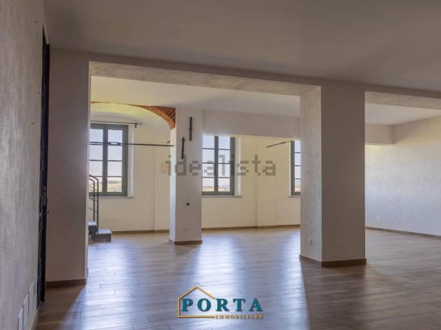 Appartamento in vendita di 247 m² in Via Carassone, 22