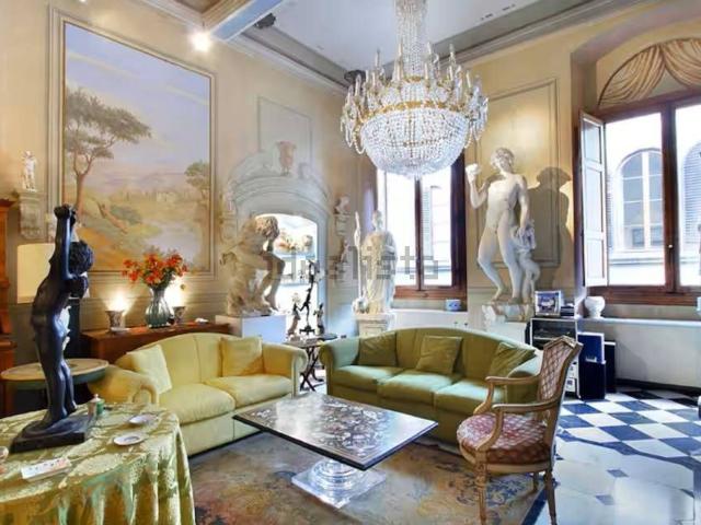 Appartamento in vendita di 247 m² in Via della Vigna Nuova, 57