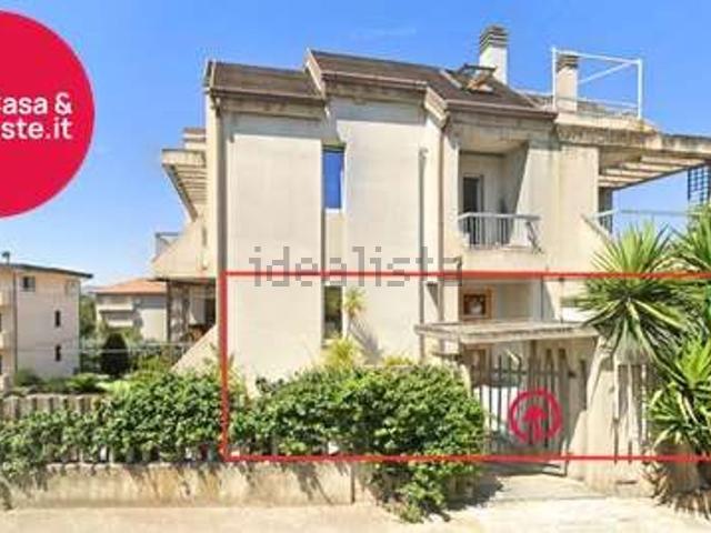Appartamento in vendita di 247 m² in Via F. Turati, 205
