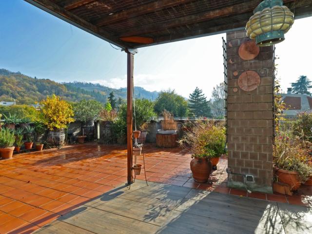 Appartamento in vendita di 247 m² in Via Francesco Baracca