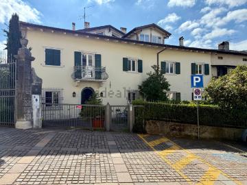 Appartamento in vendita di 247 m² in Via San Martino, 5