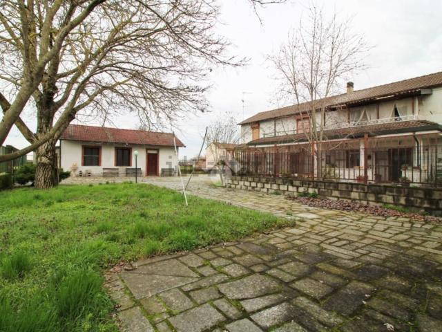 Appartamento in vendita di 247 m² in Via Velezzo, 6