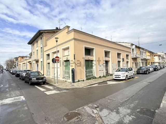 Appartamento in vendita di 247 m² in Via Vittorio Veneto, 161