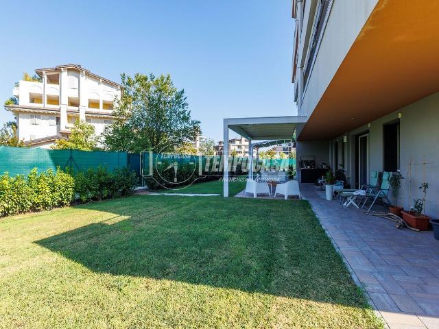 Appartamento in vendita di 247 m² in Largo Georg Fredric Haendel, 21