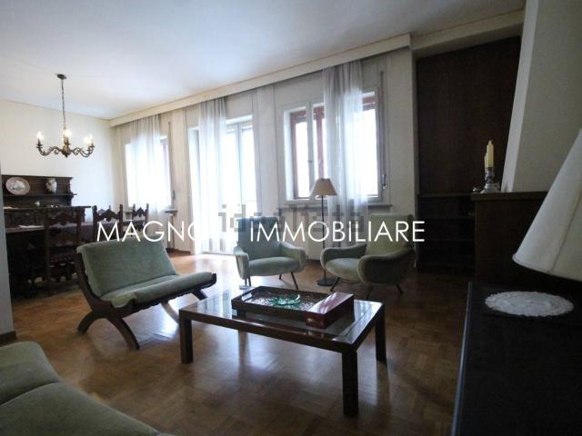 Appartamento in vendita di 248 m² in Via Gorghi