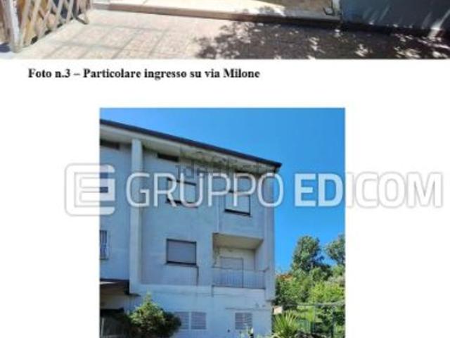 Appartamento in vendita di 248 m² in Via Milone
