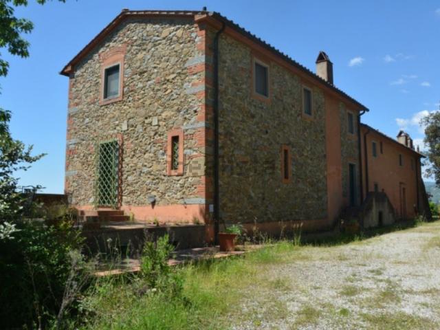 Appartamento in vendita di 249 m² in Via Maona