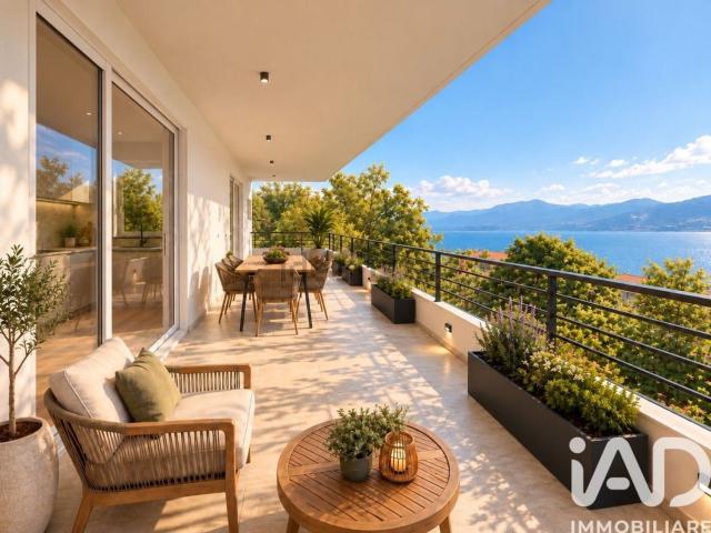 Appartamento in vendita di 249 m² in Via Santissima Trinità, 33