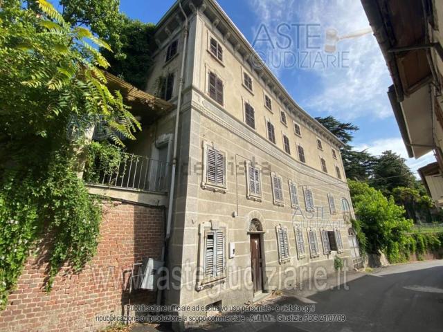 Appartamento in vendita di 249 m² in Via Roma, 1