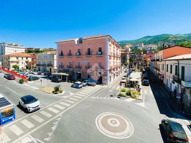 Appartamento in vendita di 250 m² in Via C. D&apos Armi