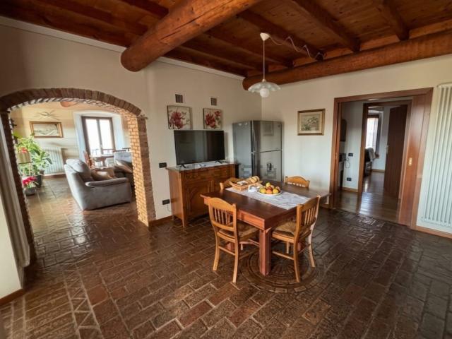 Appartamento in vendita di 250 m² in Via Campagna Sotto