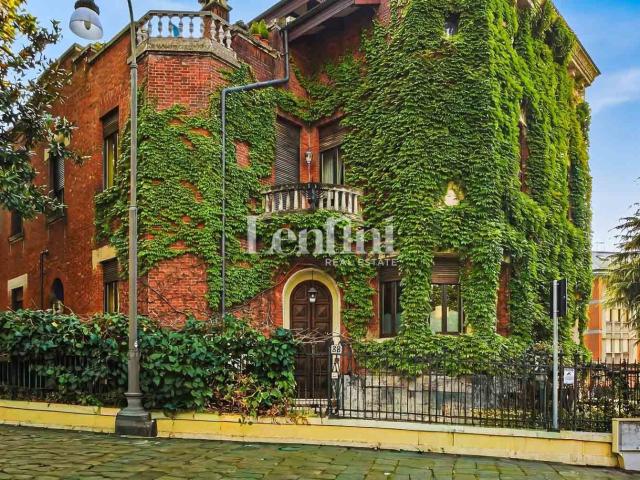 Appartamento in vendita di 250 m² in Via Cardinal Maurizio, 38